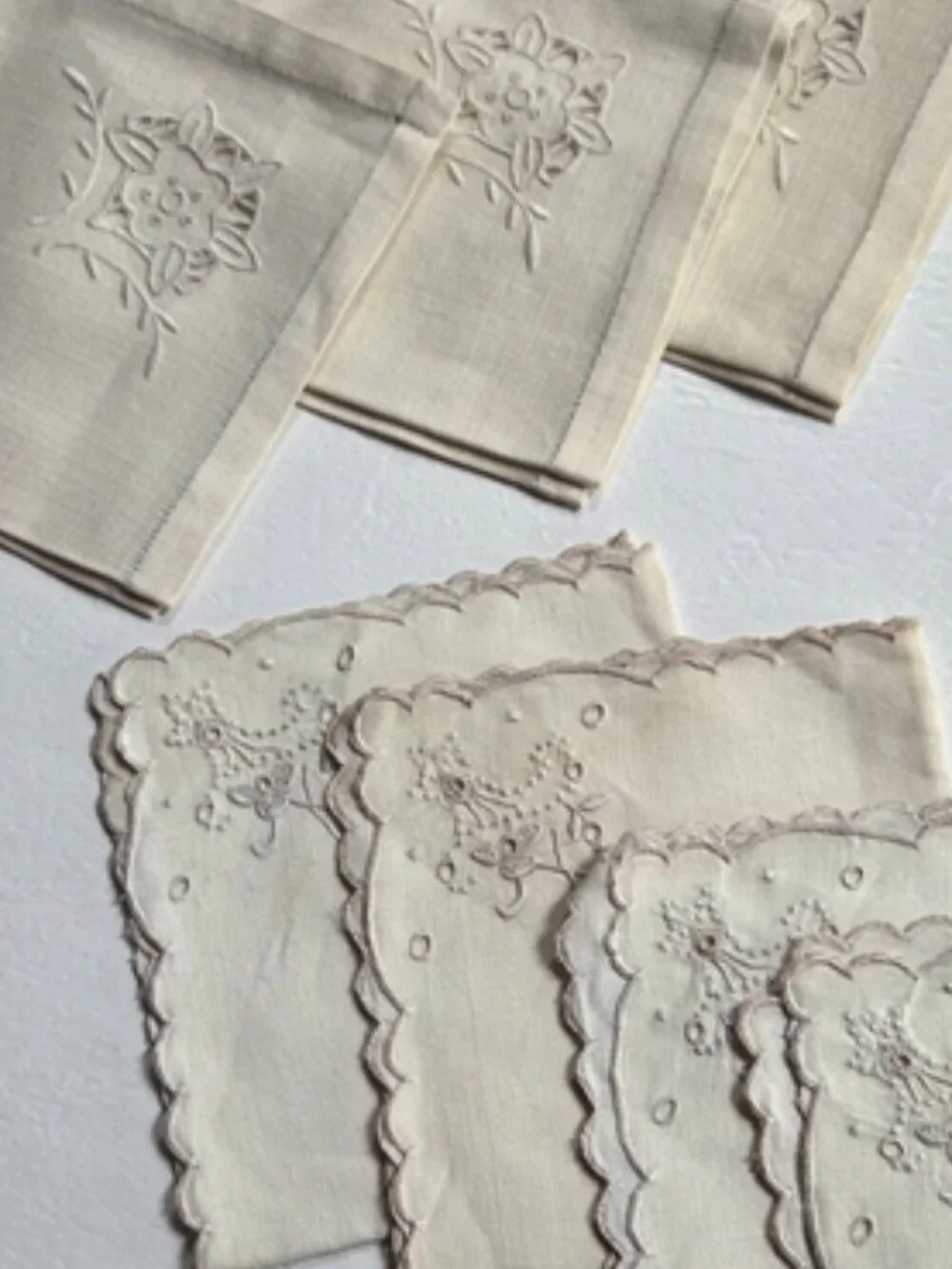 Vintage Elegant Antique White Broderie Anglaise Embroidered Linen Napkins (5)
